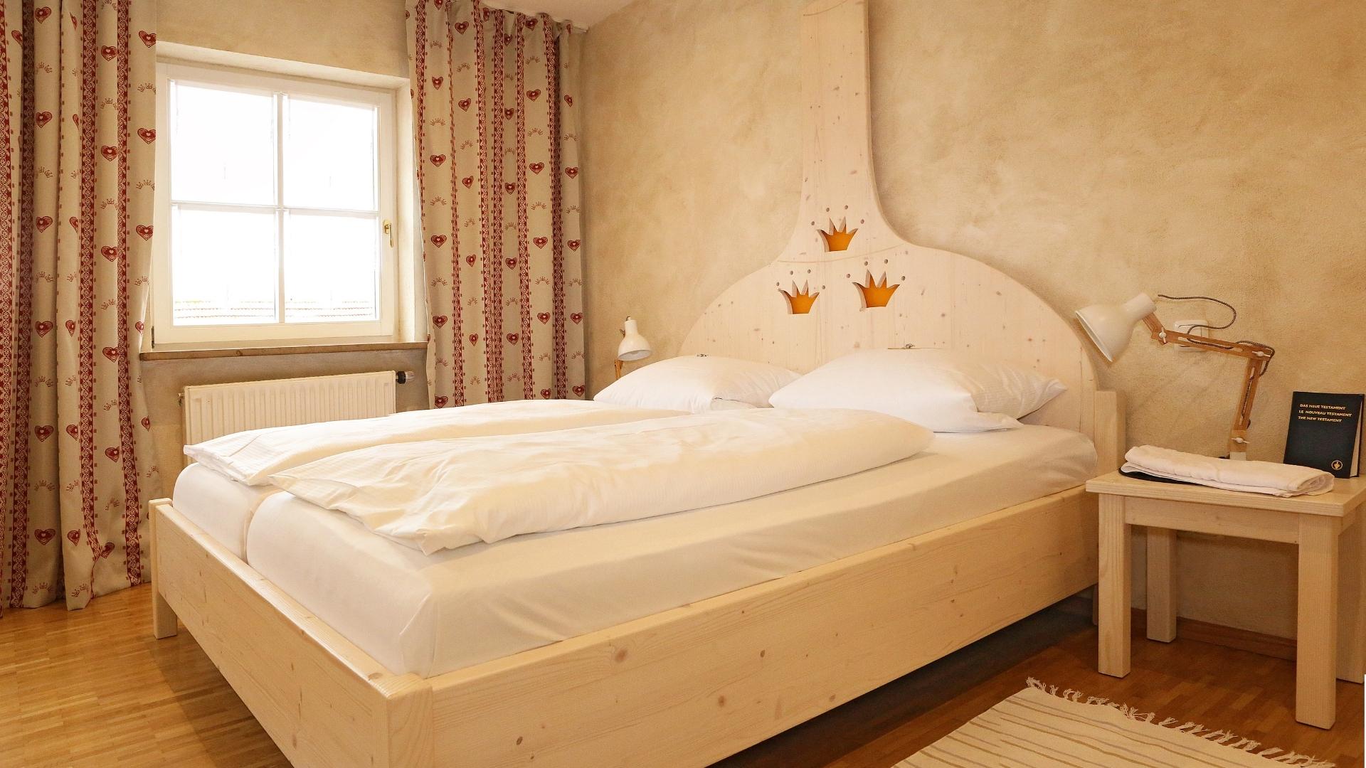 Sudpfannenbett im Hotelzimmer Nummer 24 der Kategorie Brauhaus Plus+ | © Frankenhotel Drei Kronen Memmelsdorf GmbH